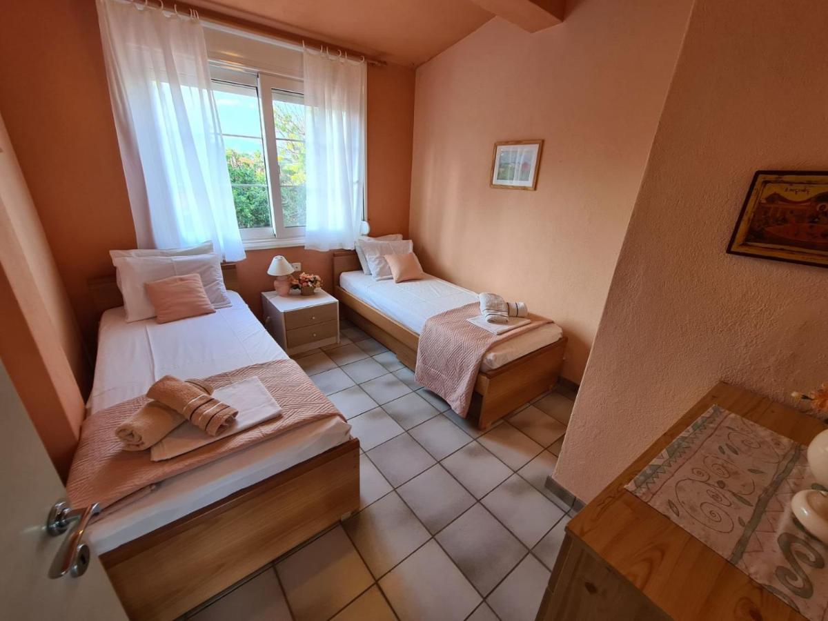 Wonderful House With Private Garden Villa Floyitá Eksteriør bilde